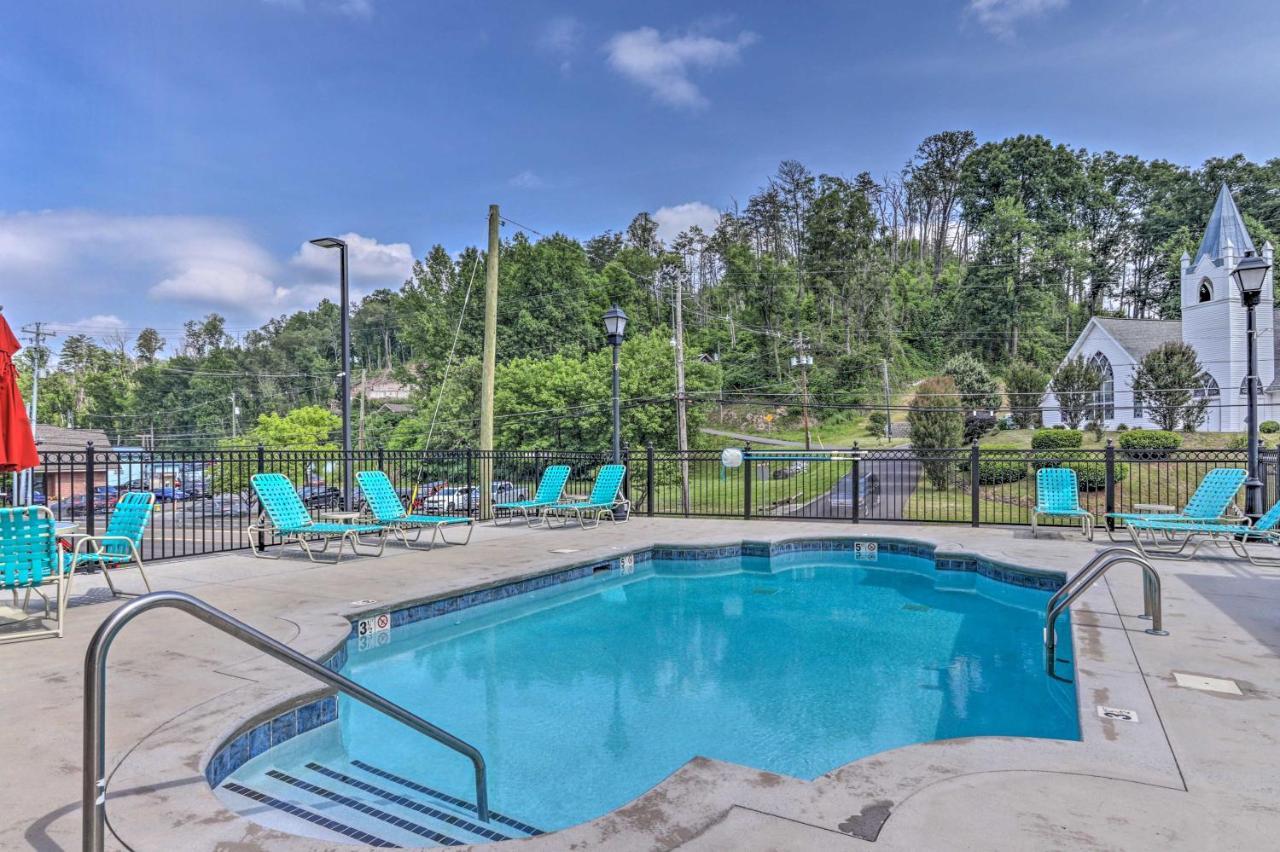 Apartamento Bootleggers Hideaway In Downtown Gatlinburg! Exterior foto